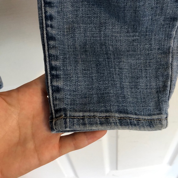 Lucky Brand light wash jeans - Picture 2 of 7